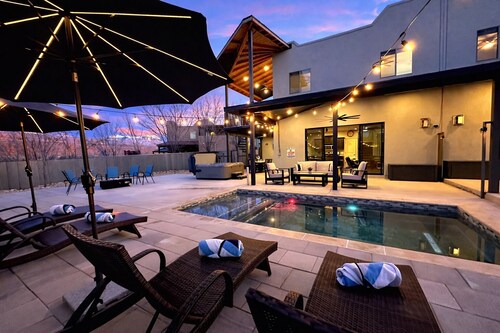 Exclusive Retreats Desert Hideaway 3 Bedroom all Suite home with Private pool #2