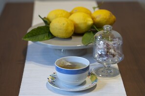 Alimentos y bebidas