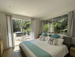 4 chambres, fer et planche à repasser