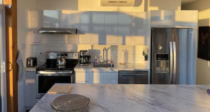 In the Heart of Cavendish, Modern Ocean View Cottage