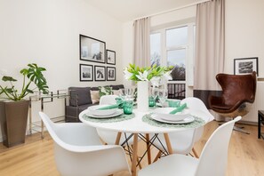 อพาร์ทเมนท์, 1 ห้องนอน, ระเบียง | ห้องรับประทานอาหาร