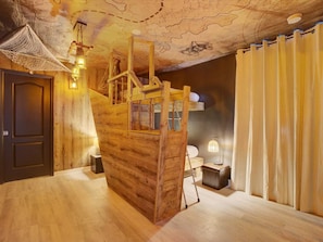 8 bedrooms, iron/ironing board, travel cot, free WiFi