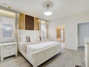 8 bedrooms, iron/ironing board, travel cot, free WiFi - FUN! Game Rm-2 Theaters-Themed BRs-Incredible View (Kissimmee)