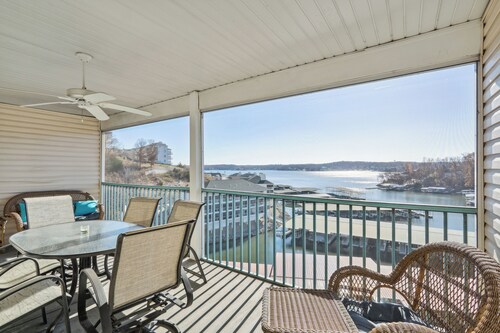 Condo w/ Balcony & Views in Lake of the Ozarks