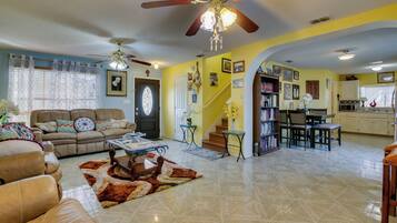 House (2 Bedrooms) | Interior