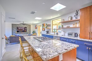 บ้านพัก (4 Bedrooms) | ครัวส่วนตัว | เตาอบ, เตาประกอบอาหาร, เครื่องล้างจาน, เครื่องชงกาแฟ/ชา