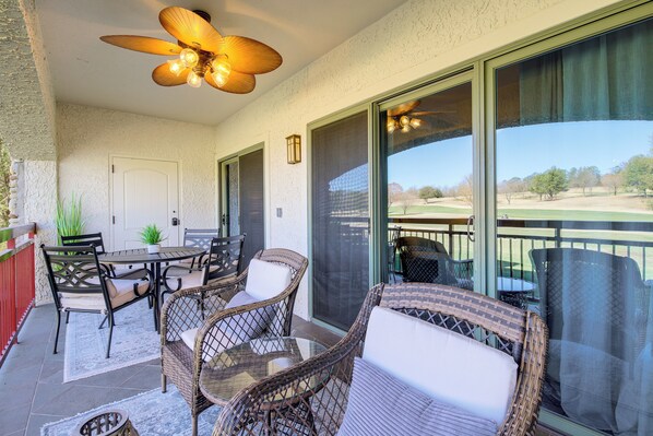 Apartment (2 Bedrooms) | Interior - Elegant Pigeon Forge Condo w/ Golf Course View! (Pigeon Forge)