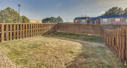 Colorado Springs Townhome ~ 7 Mi to Downtown!