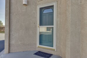 Apartment (3 Bedrooms) | Interior - Colorado Springs Townhome ~ 7 Mi to Downtown! (Colorado Springs)