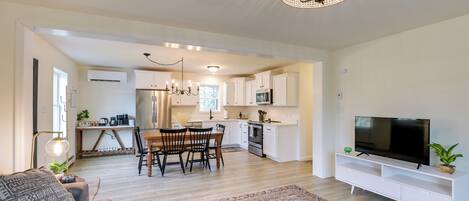 House (2 Bedrooms) | Interior