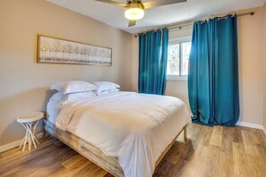 Interior - LA Condo ~ 1 Mi to The Kia Forum & Sofi Stadium (Inglewood)