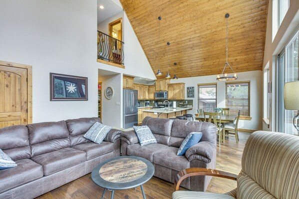 House (3 Bedrooms) | Interior