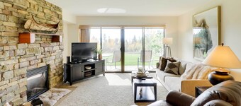 Beautiful Bigfork Condo w/ Hot Tub Access!