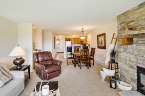 Apartment (2 Bedrooms) | Interior - Beautiful Bigfork Condo w/ Hot Tub Access! (Bigfork)