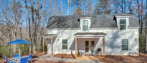 Cottage (3 Bedrooms) | Front of property