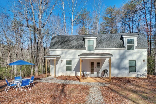 Cottage (3 Bedrooms) | Front of property