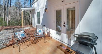 Cleveland Retreat w/ Patio: Yonah Mountain Views!