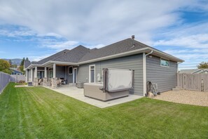 Interior - Red Lodge Home w/ Private Hot Tub & Fire Pit! (Red Lodge)