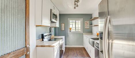 House (2 Bedrooms) | Interior