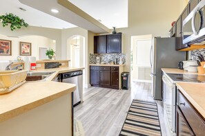 House (3 Bedrooms) | Private kitchen | Microwave, oven, stovetop, dishwasher - Port St Lucie Home ~ 15 Mi to Jensen Beach Park! (Port Saint Lucie)