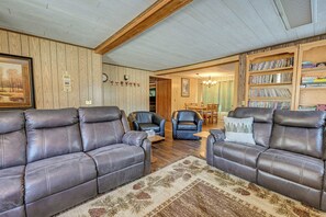 House (2 Bedrooms) | Interior