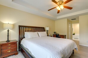 4 bedrooms, laptop workspace, iron/ironing board, free cots/infant beds - Pet-friendly Port St Lucie Home ~ 5 Mi to Marina! (Port Saint Lucie)