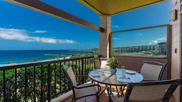 Condo, 2 Bedrooms | Tempat makan luar