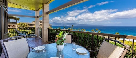 コンドミニアム 2 ベッドルーム | 屋外ダイニングエリア