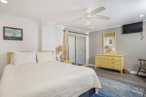 Townhome, 4 Bedrooms | 4 bedrooms - Oceans 2 4 Bedroom Condo by RedAwning (Pine Knoll Shores)