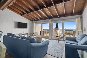 Stadtwohnung, 4 Schlafzimmer | Wohnbereich | Smart-TV