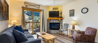 2656 Tenderfoot Lodge 2 Bedroom Condo by RedAwning