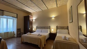 4 bedrooms, free WiFi, bed sheets