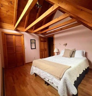 3 bedrooms, WiFi - Green Mountain House (Reading)