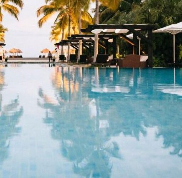 Reception - High-Floor Studio with Incredible Views (Miami)