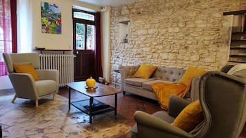 Télévision, livres, vidéothèque