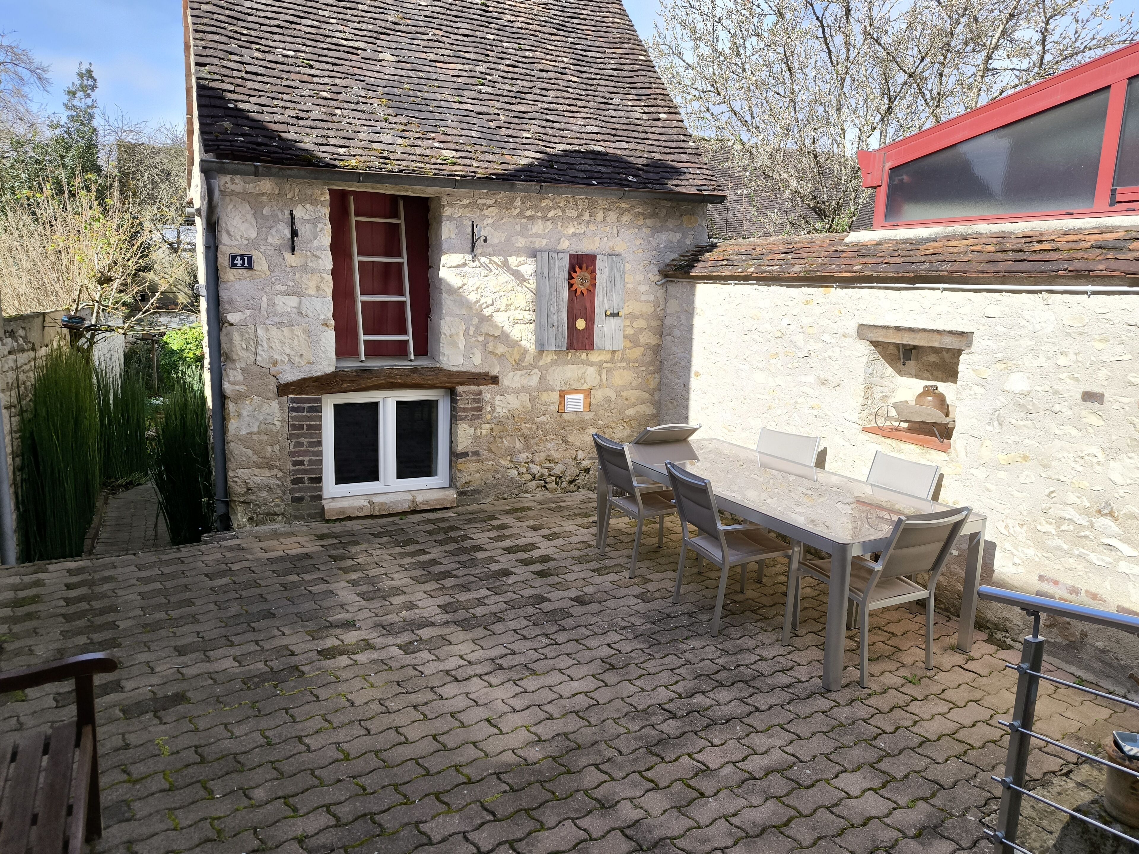 屋外ダイニングエリア