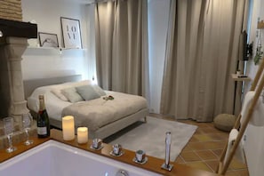 1 chambre, Wi-Fi gratuit, draps fournis