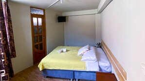 Desk, free WiFi - CHACRARAJU HOSTEL (Independencia)