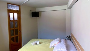 Desk, free WiFi - CHACRARAJU HOSTEL (Independencia)
