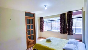 Desk, free WiFi - CHACRARAJU HOSTEL (Independencia)