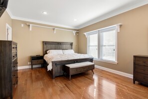 5 bedrooms, iron/ironing board, WiFi, bed sheets - Happy Hour: Private Pool | Hot Tub | Tiki Bar (Nags Head)