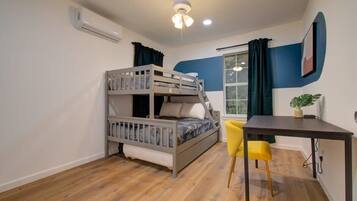 2 bedrooms, WiFi, bed sheets