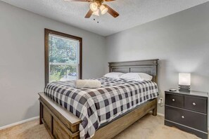 4 soverom, skrivebord, strykejern/-brett og wi-fi