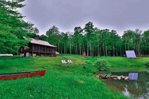 Property grounds - Cozy Bear Cave (Reading)