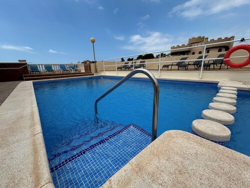 Large 4 bedroom detached villa private pool in walled garden.  5 minute to Sea.