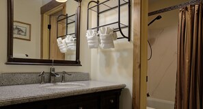 Hair dryer, towels - Canyons View 7: Beautiful 2 Bedroom 2 bath vacation rental condo. Walk to the Cabriolet Lift (Park City)