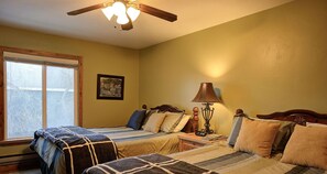 2 habitaciones, tabla de planchar con plancha, wifi y ropa de cama