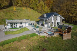 Family House, Multiple Bedrooms, 2 Bathrooms (Lovely Villa Taja In Nature) | Exterior