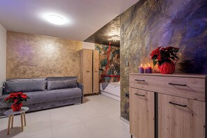 家庭公寓, 多間臥室 (Wellness & Relax Apartment Lilly) | 起居區 | 21-吋平面電視，提供有線頻道