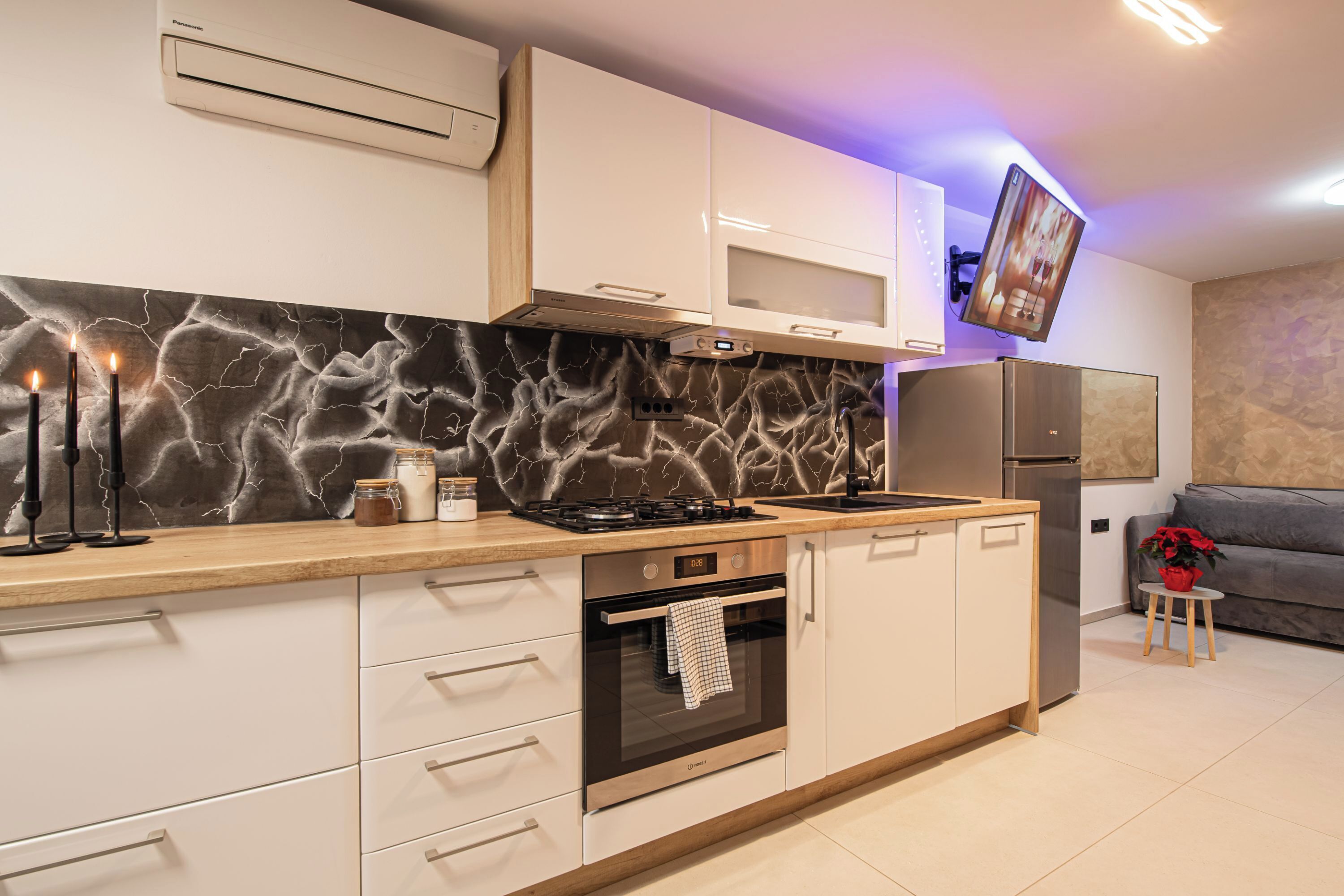 Family Apartment, Multiple Bedrooms (Wellness & Relax Apartment Lilly) | Private kitchen | Fridge, microwave, oven, stovetop